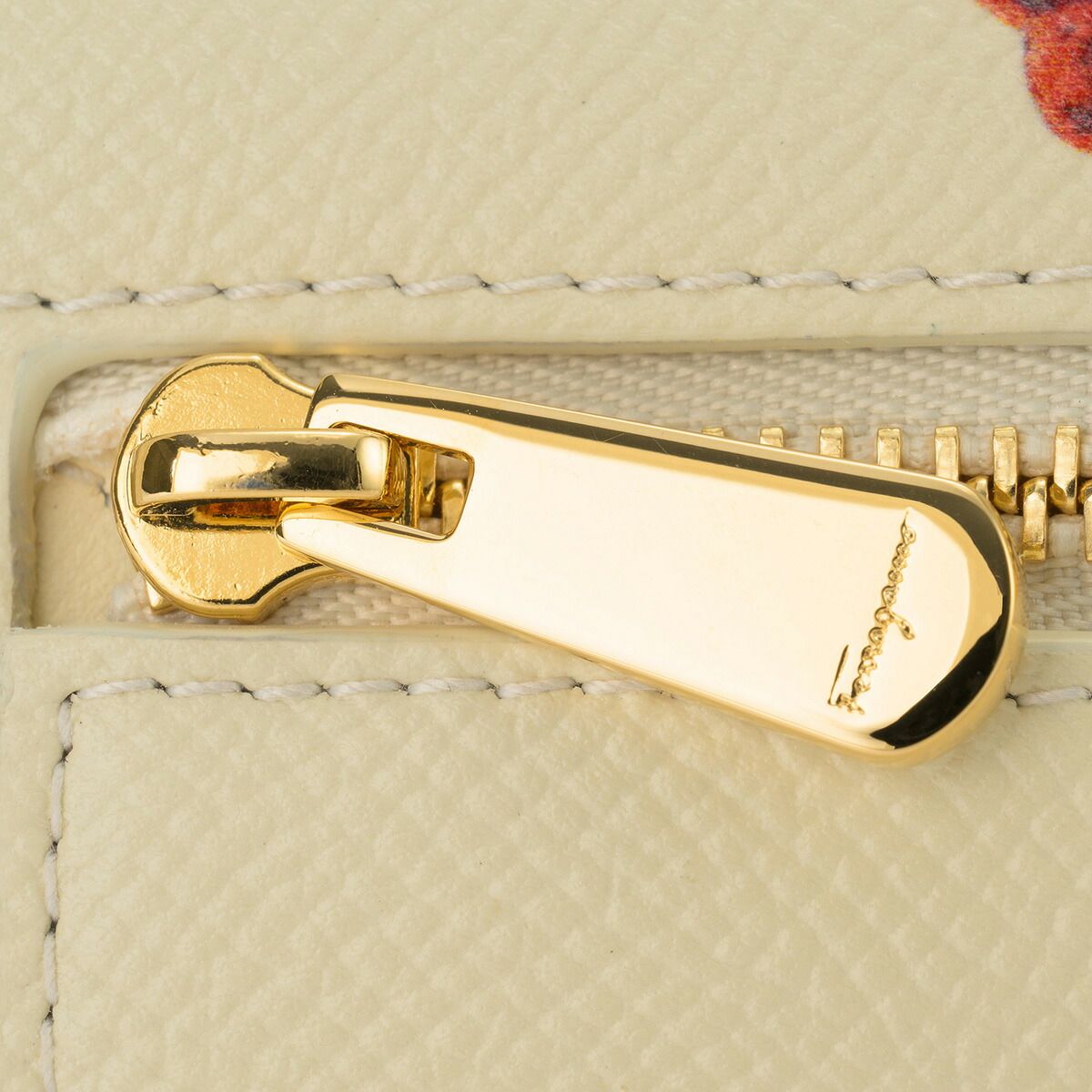 新品 フェラガモ FERRAGAMO 長財布 コンチネンタルウォレット マスカルポーネ 新品 フェラガモ FERRAGAMO 長財布 コンチネンタルウォレット