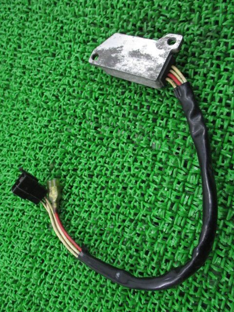 V-MAX レギュレター SH662-12 JYA2LTN04WA019*** ヤマハ 純正 中古 バイク 部品 2LT 機能的問題なし 品薄 希少  車検 Genuine
