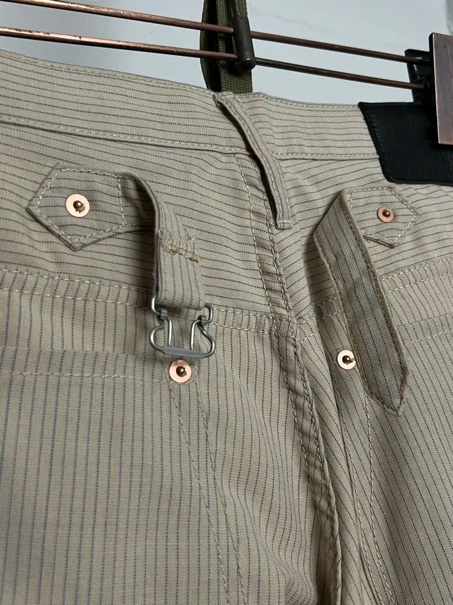 美品 MHL クロップドコットントラウザーズ 3 ブラウン トラウザーズ / 0 / BROWN(ブラウン) ｜ マーガレット・ハウエル