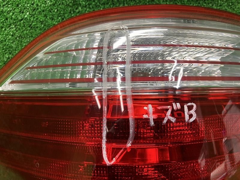 クラウン GRS201 左テールランプ・テールライト ロイヤルサルーン I  