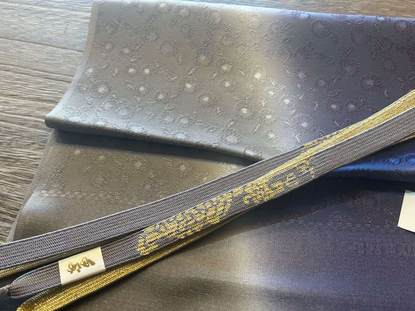 高級　帯締め帯揚げ帯締め　帯揚げ　19800円→８８００円　セット【250014】帯揚げ丹後ちりめん　日本製　ぼかし染め　絹 丹後ちりめんの帯あげ&平組の帯じめ 帯揚げ 正絹