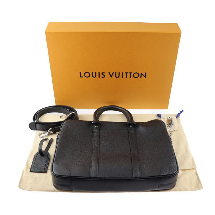 LOUIS VUITTON ルイ ヴィトン ポルト ドキュマン ヴォワヤージュ