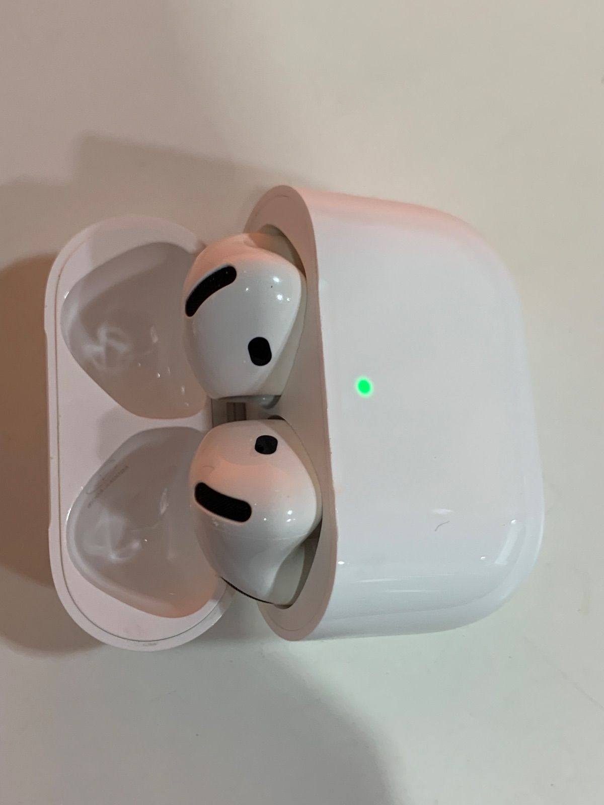 【美品】AirPods 4 MXP93J/A H739W5D641 Apple（アップル） AirPods 4｜MXP93J/A｜[通販]ケーズデンキ