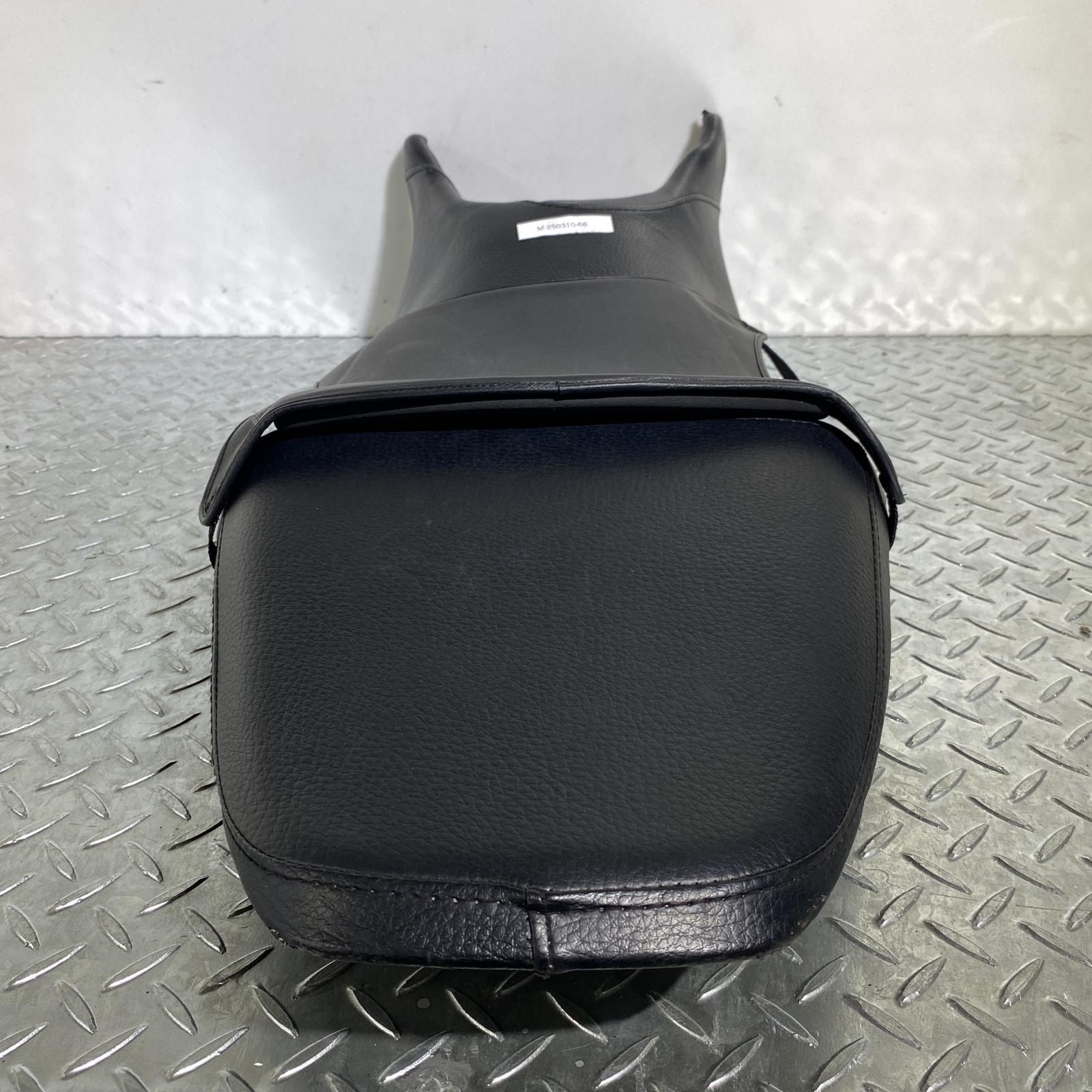 ホーネット 250 純正シート 希少HONDA ホーネット250 で使用