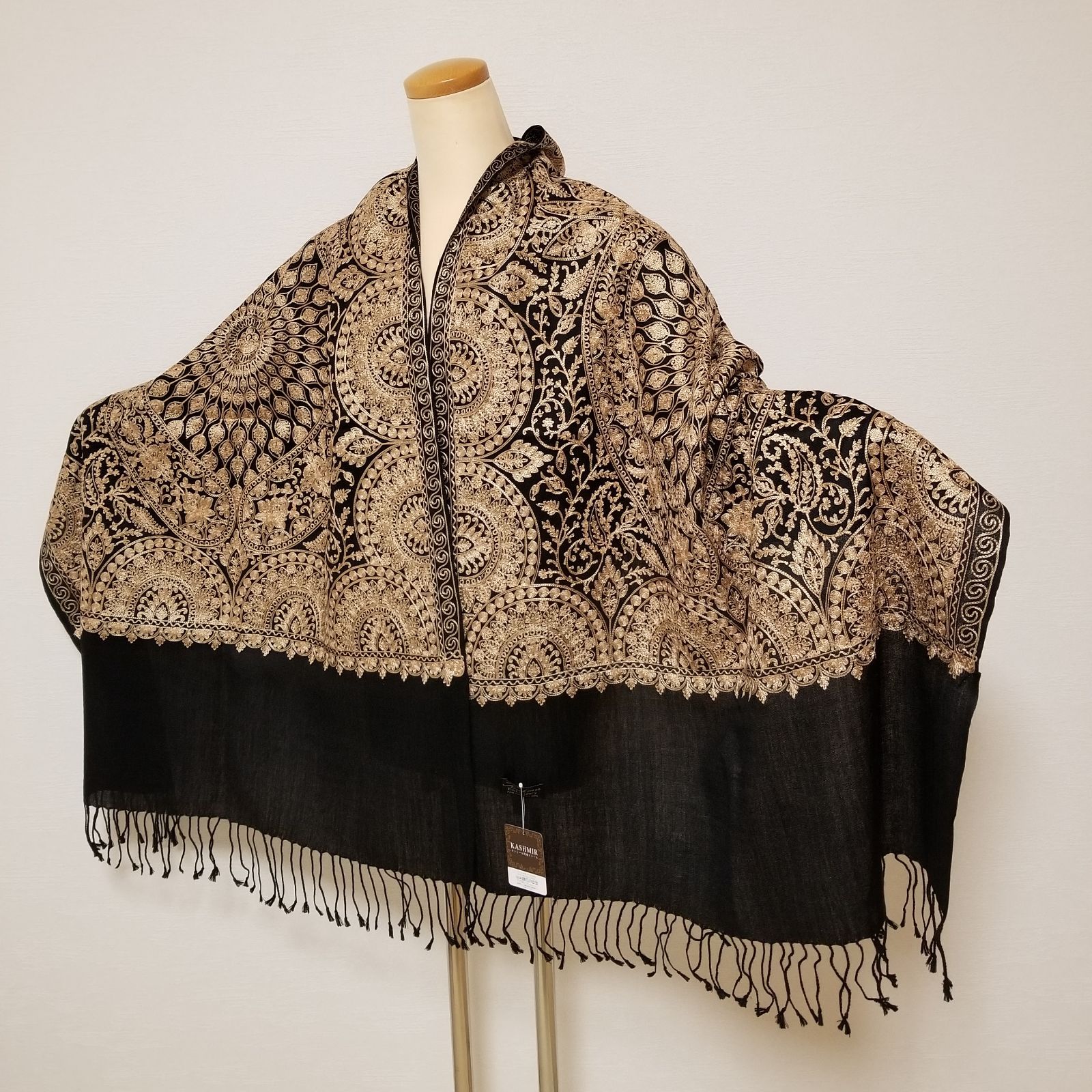 新品』カシミール刺繍ストール - メルカリ