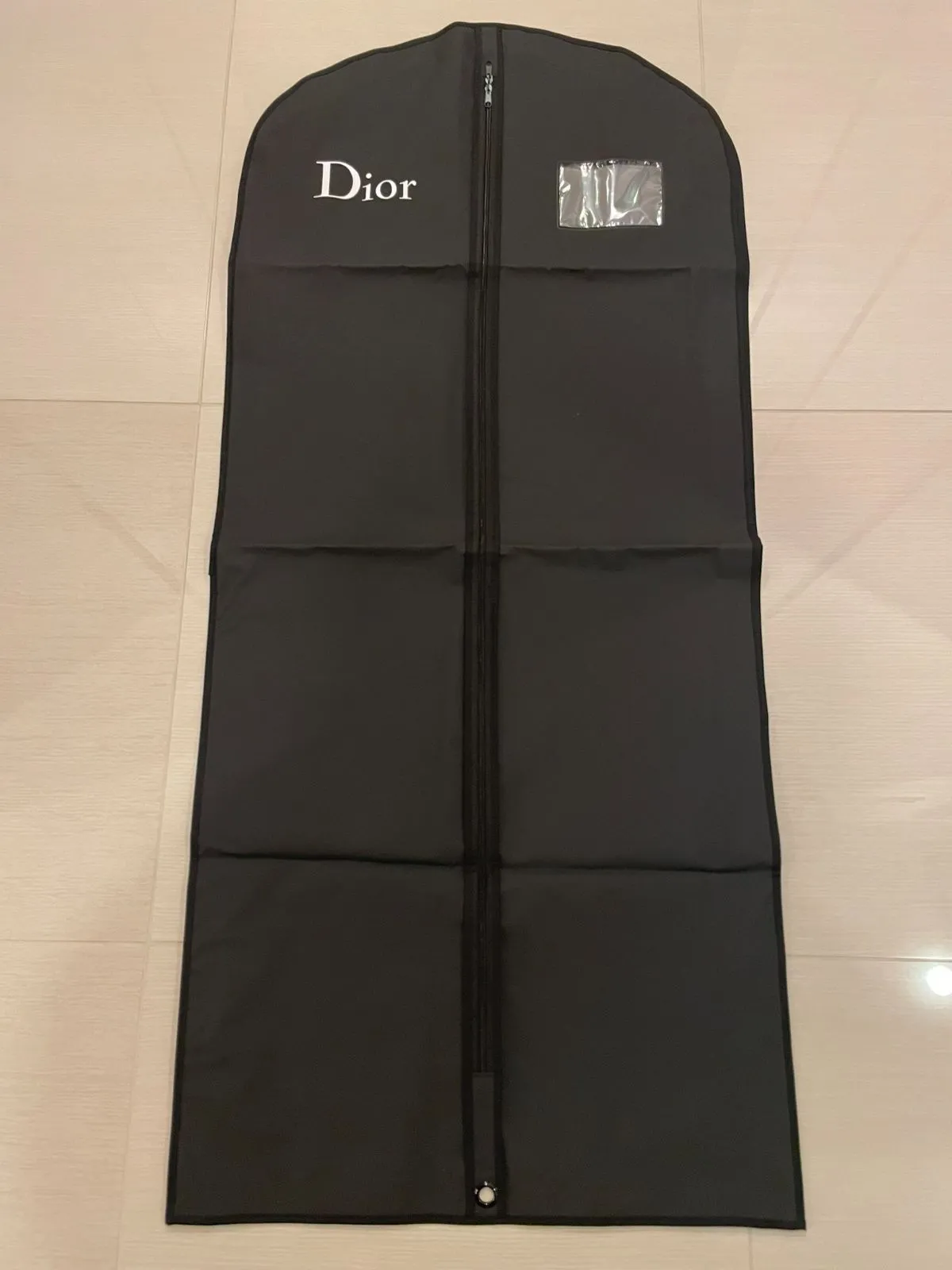 2025年最新】Christian Dior ガーメントバッグの人気アイテム