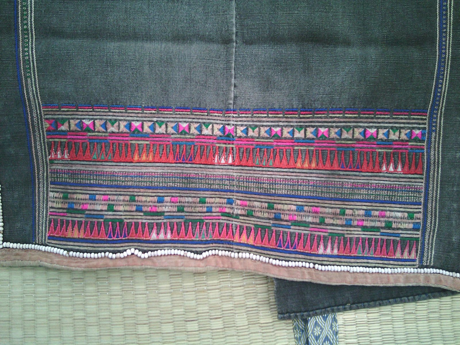 袖口 刺繍