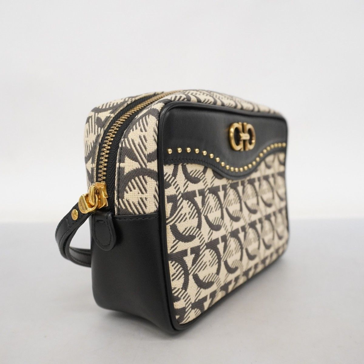 ☆SALE【5ib2561-h】サルヴァトーレフェラガモ ポーチ ガンチーニ  