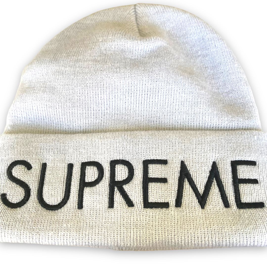 SUPREME Capital beanie - メルカリ