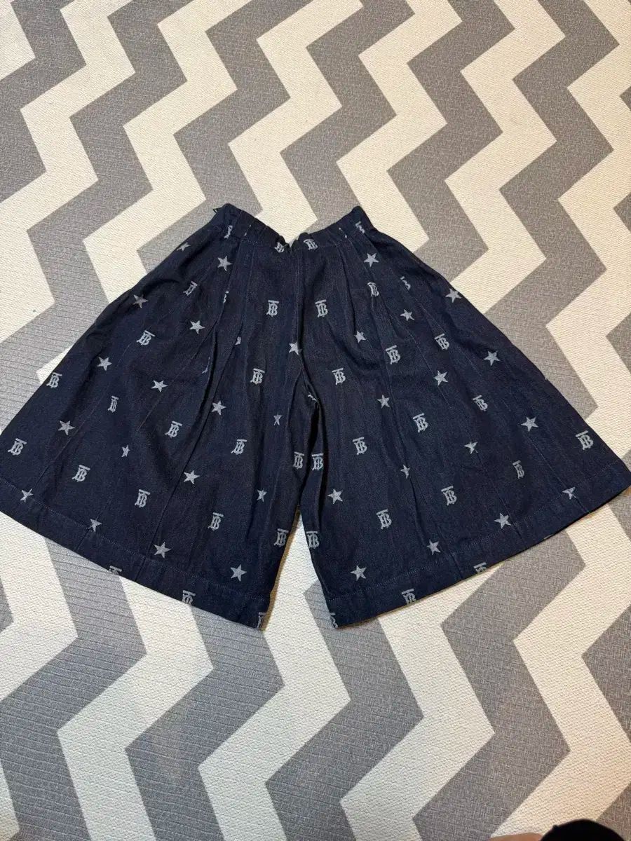 バーバリー キッズ 星 Bロゴ デニム キュロット 128 cm