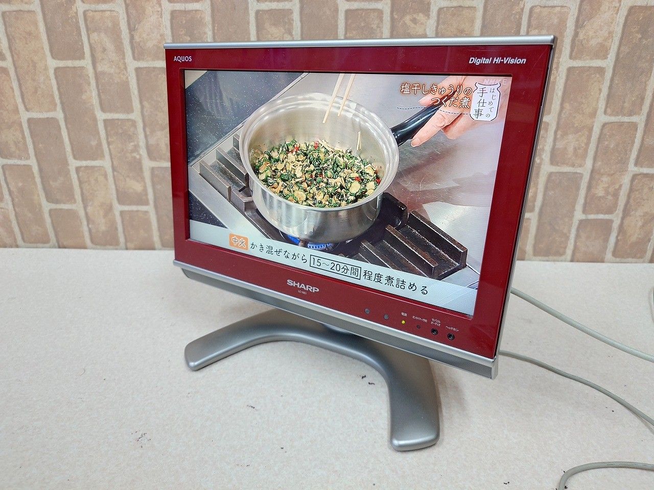 ☆状態良好☆ SHARP シャープ AQUOS LC-16E1-B 16V型 液晶テレビ