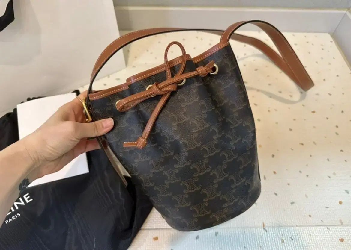 Celine(セリーヌ) ドローストッキング バケットバッグ スモール 正規品 バッグ