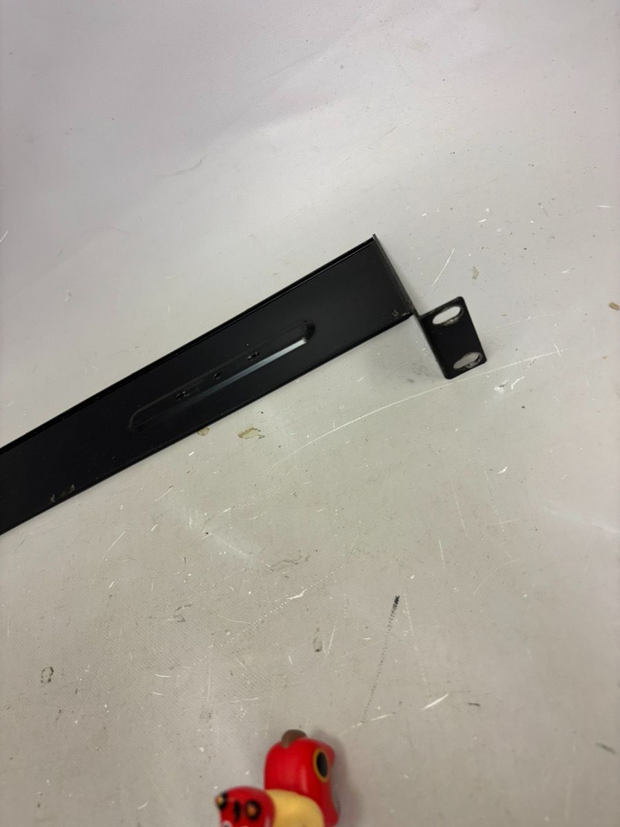 動作品】BOSS 1U Half Rack Mount Tray ブラック RAD-50対応