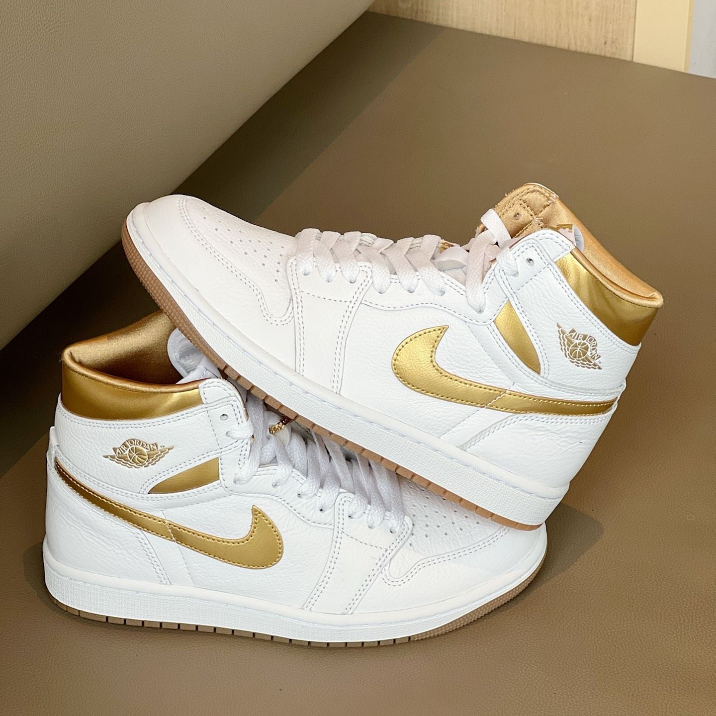 ナイキ ウィメンズ エアジョーダン1 レトロ ハイ OG  