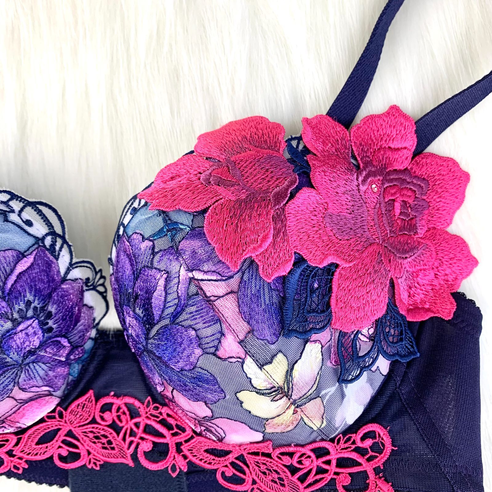 サルート　13 group E65 ブラ&ソング サルート 13 group E65 ブラ&ソング サルート 13 group E65 ブラ