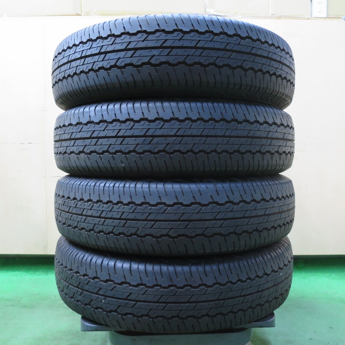 送料無料] 新車外し！24年☆195/80R15 ダンロップ AT20 グラントレック 