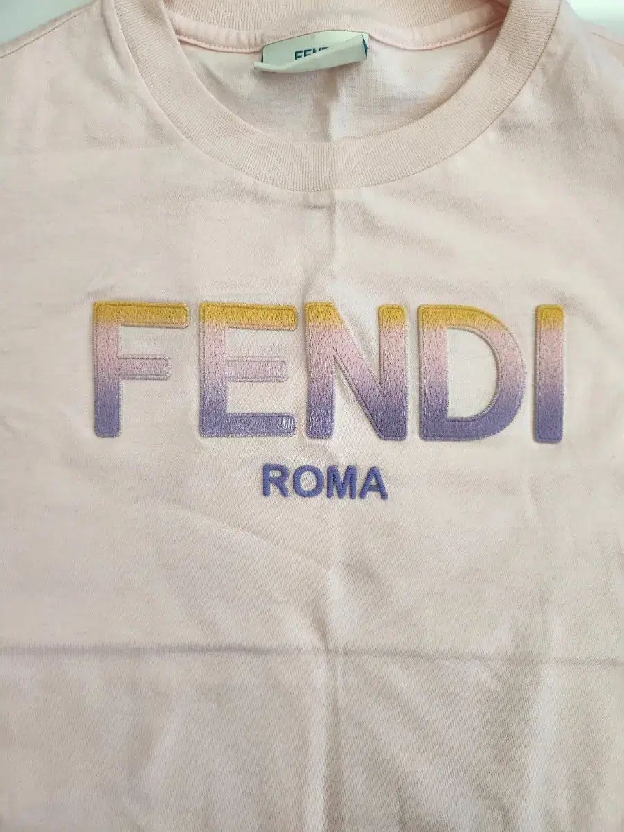 FENDI フェンディ ピンク 半袖 Tシャツ FENDI 8A WWW_OLIVIERBERNSTEIN_COM