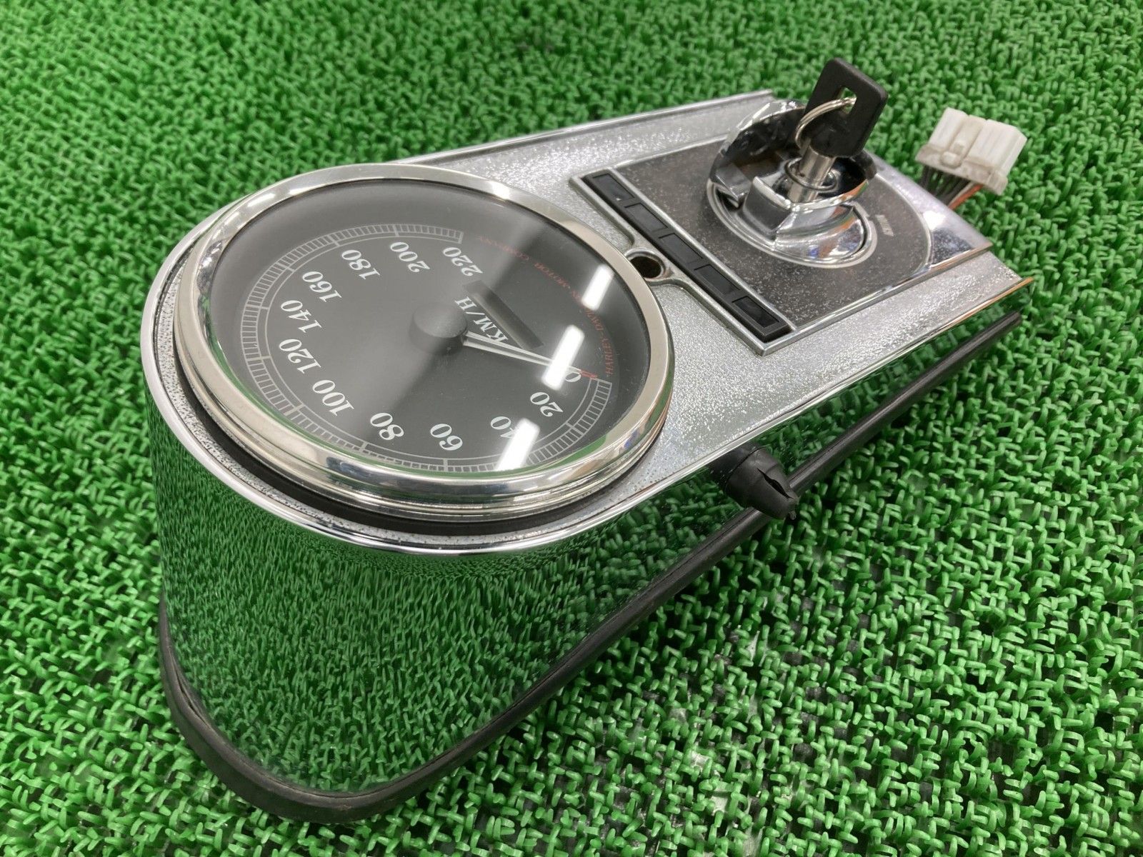 ソフテイル スピードメーター ハーレー 純正 バイク 部品 FLSTF FLSTC