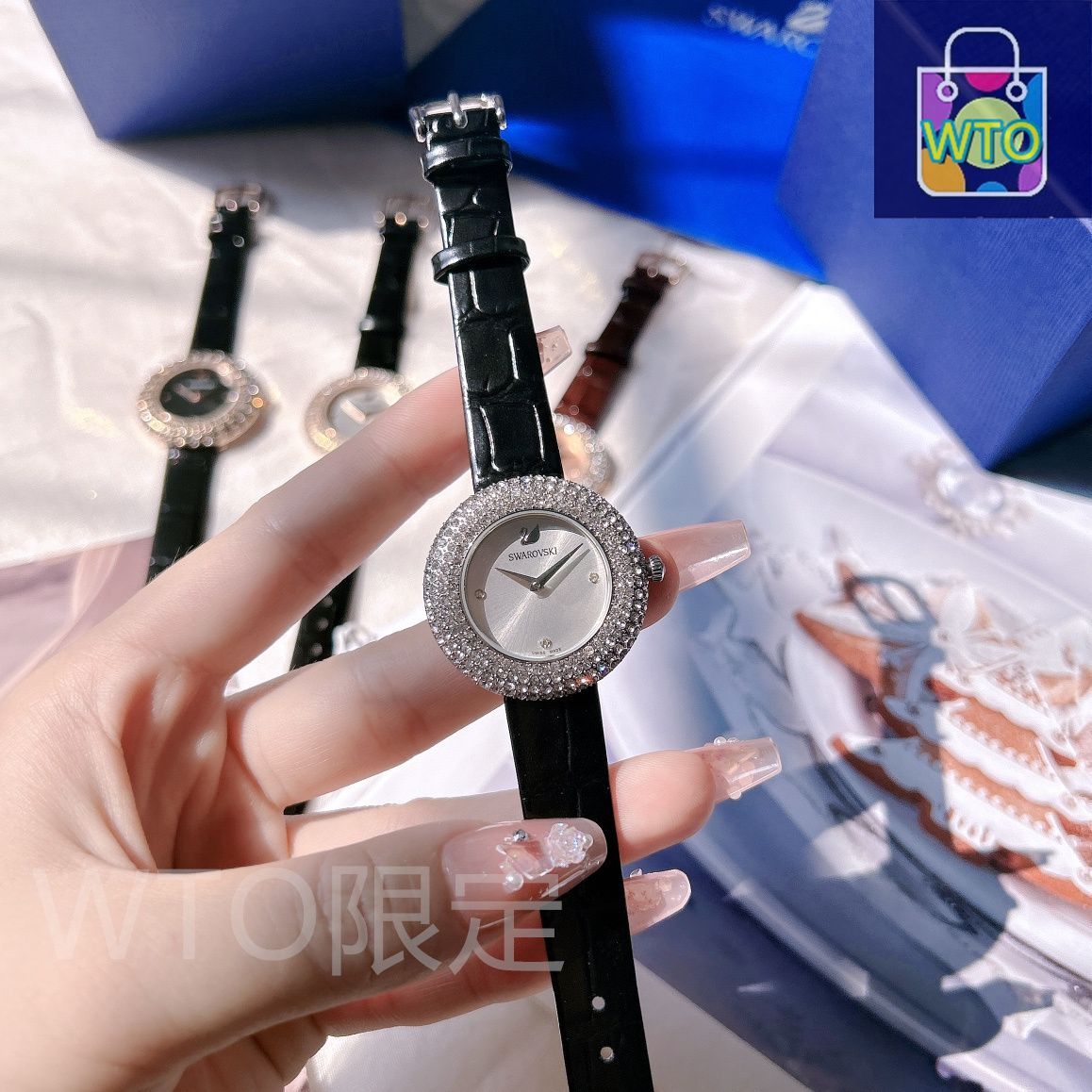 今日特価】SWAROVSKI スワロフスキー 輝きのクォーツ腕時計 4 色