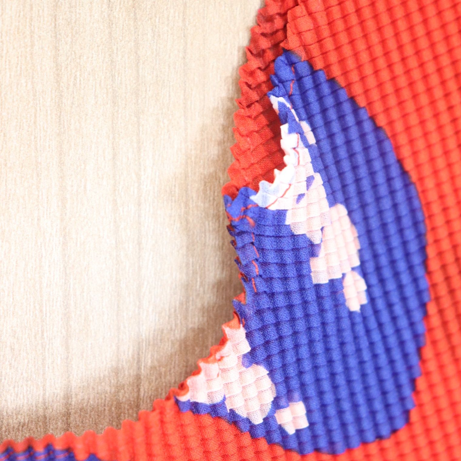 トップス レッド