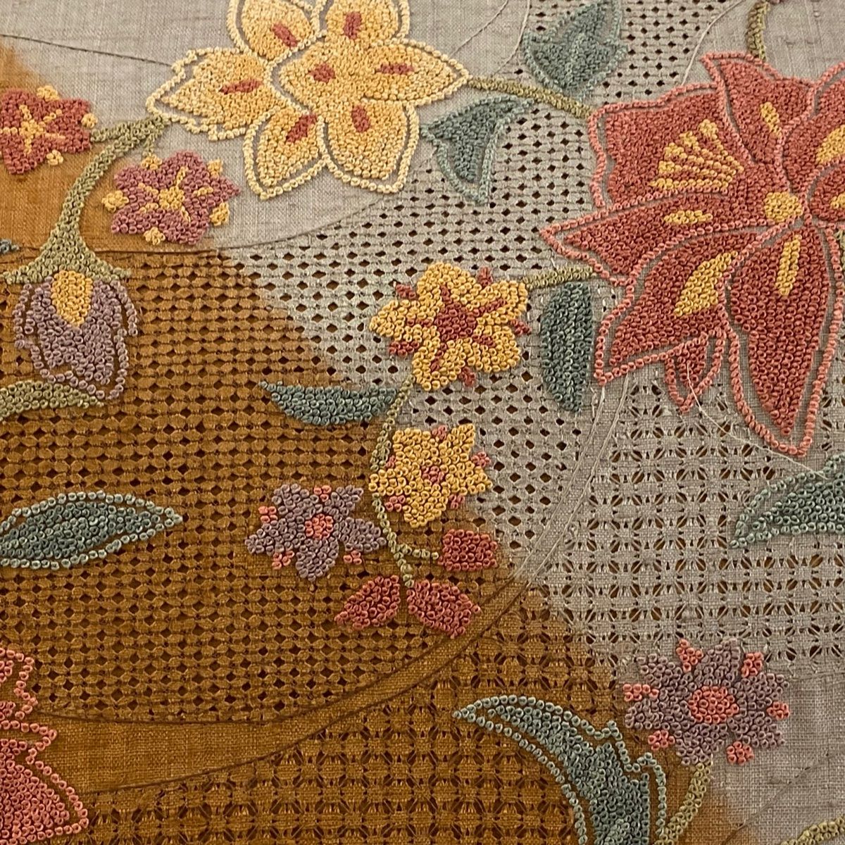 袋帯 秀品 紬地 草花 流水 刺繍 茶色 お太鼓柄 正絹