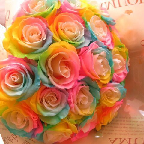 花束 レインボーローズ