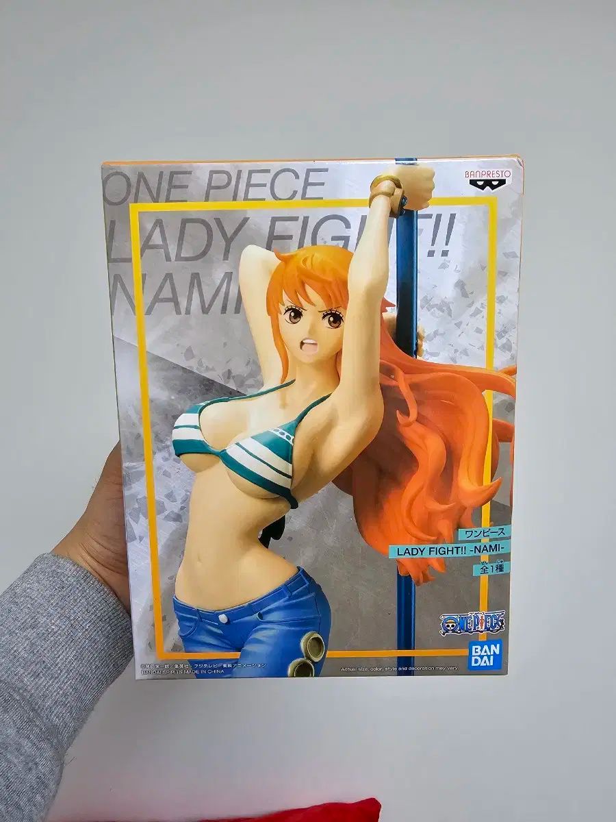 【雷市場（ポンジャン）商品韓国直送】 ONE PIECE（ワンピース） レディファイト ナミ フィギュア 売ります
