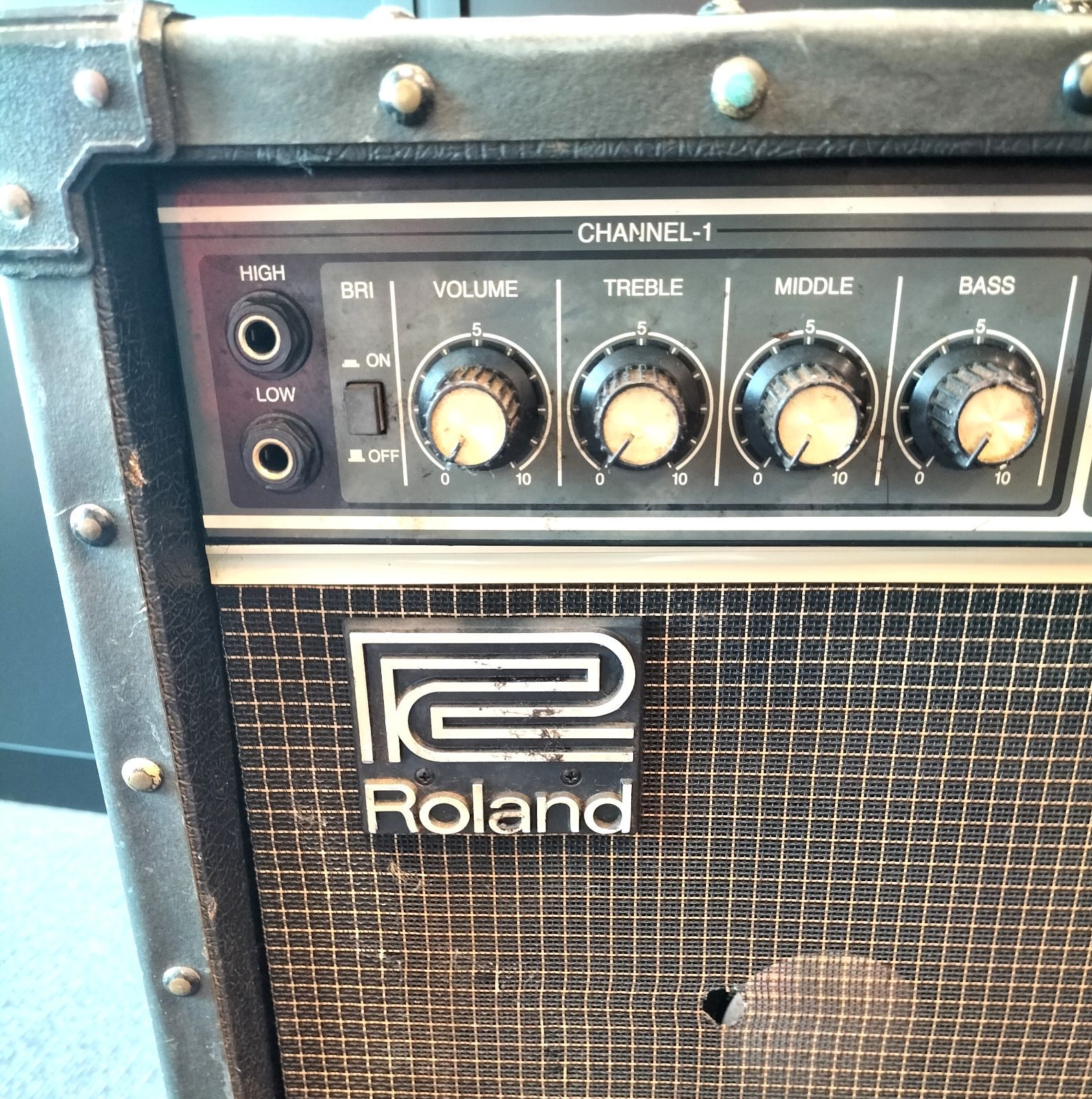 Roland JAZZ CHORUS-120 ギターアンプ