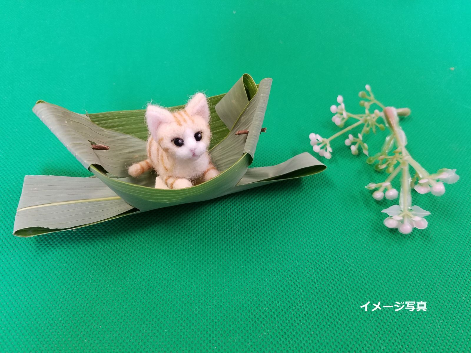 最新な 羊毛フェルト猫 茶白猫 ハンドメイド 羊毛フェルト