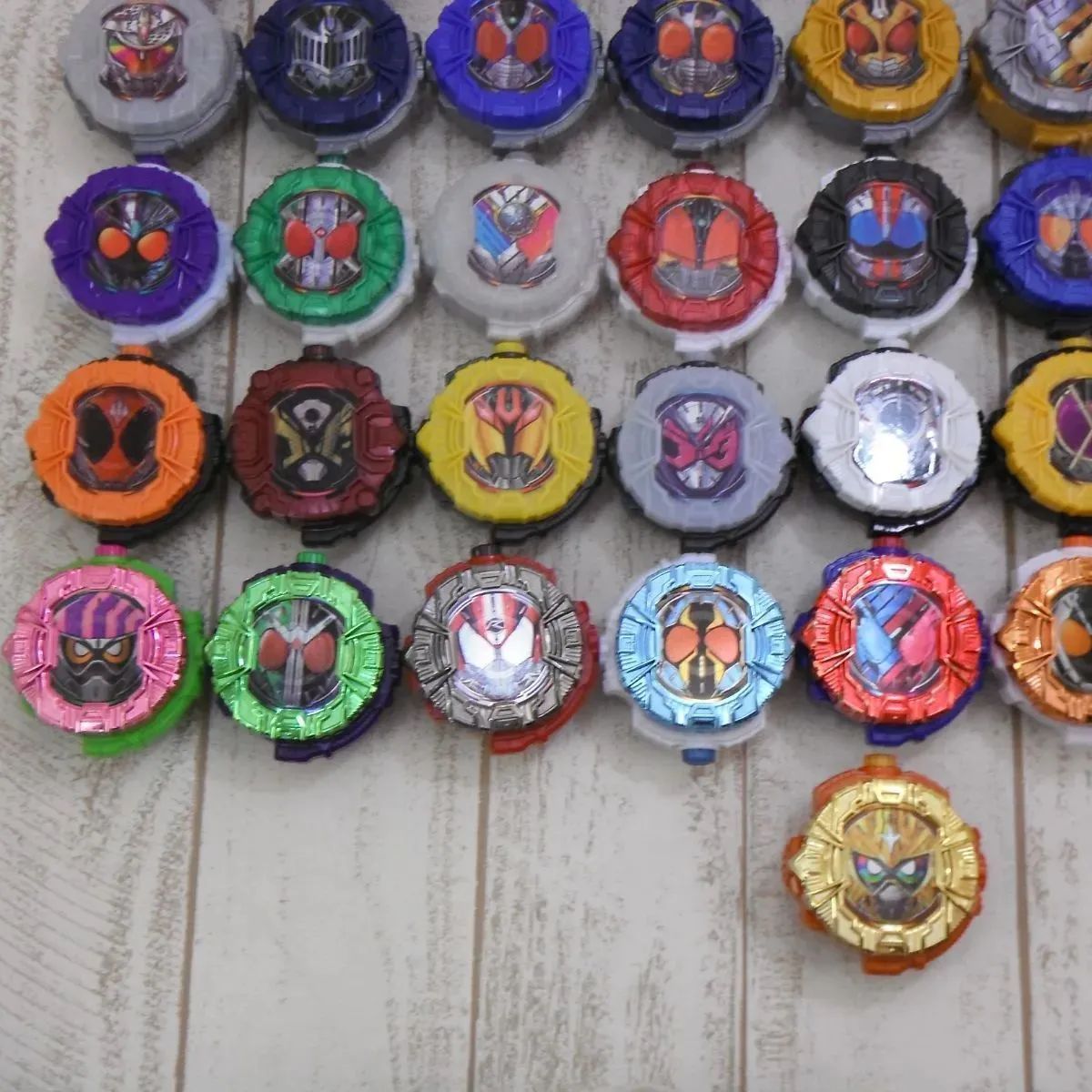 33 仮面ライダージオウ DXジクウドライバー ライドウォッチ SG GP 64個 