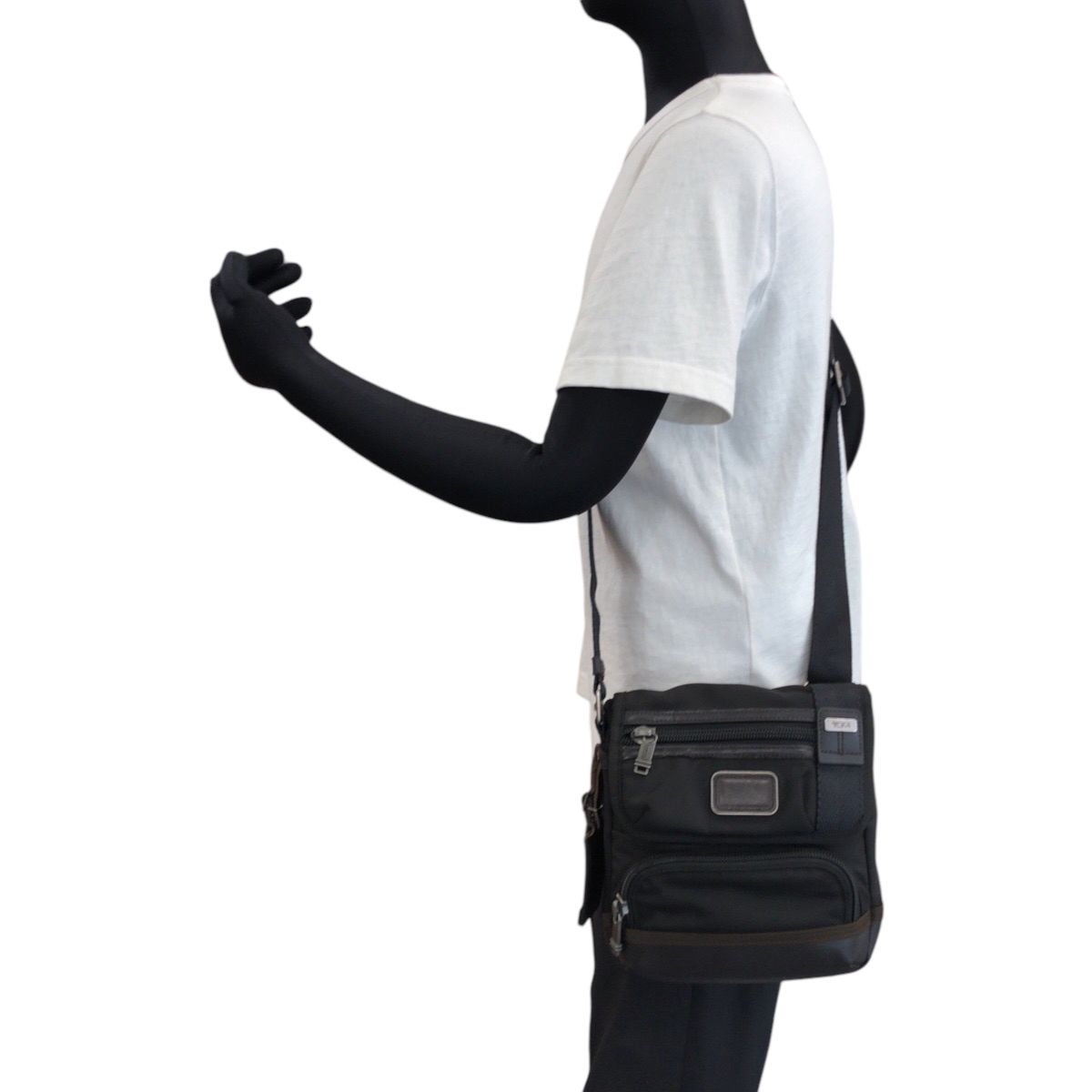Crossbody ブラック