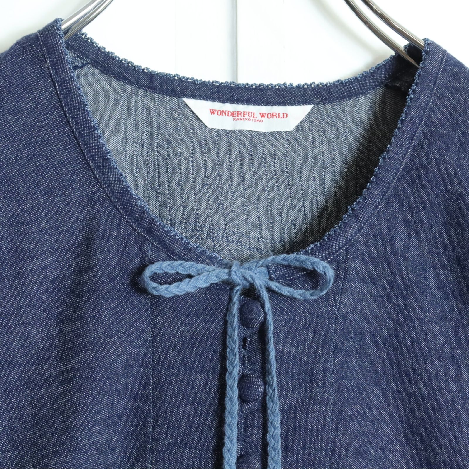 【美品】ワンダフルワールド カネコイサオ★裾レース♪デニムのゆったりブラウス  ネイビー系 タッセルコード付き♪z15909 美品】ワンダフルワールド カネコイサオ☆デニムのゆったりブラウス