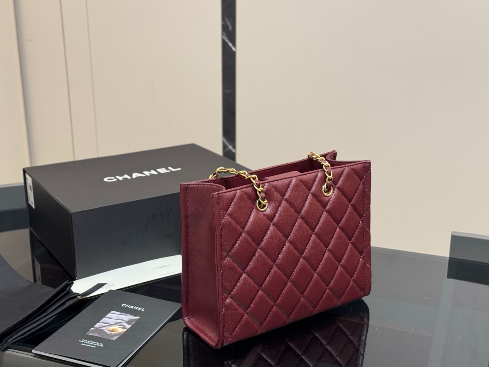 今日特価】Chanel Tote Shopping Bag チャネル トート