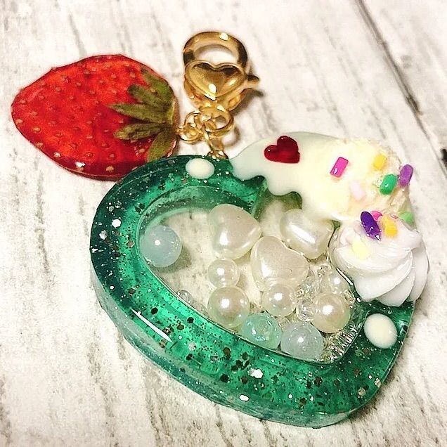 シャカシャカキーホルダー いちご盛ジャム瓶シェイカー 聞こえる