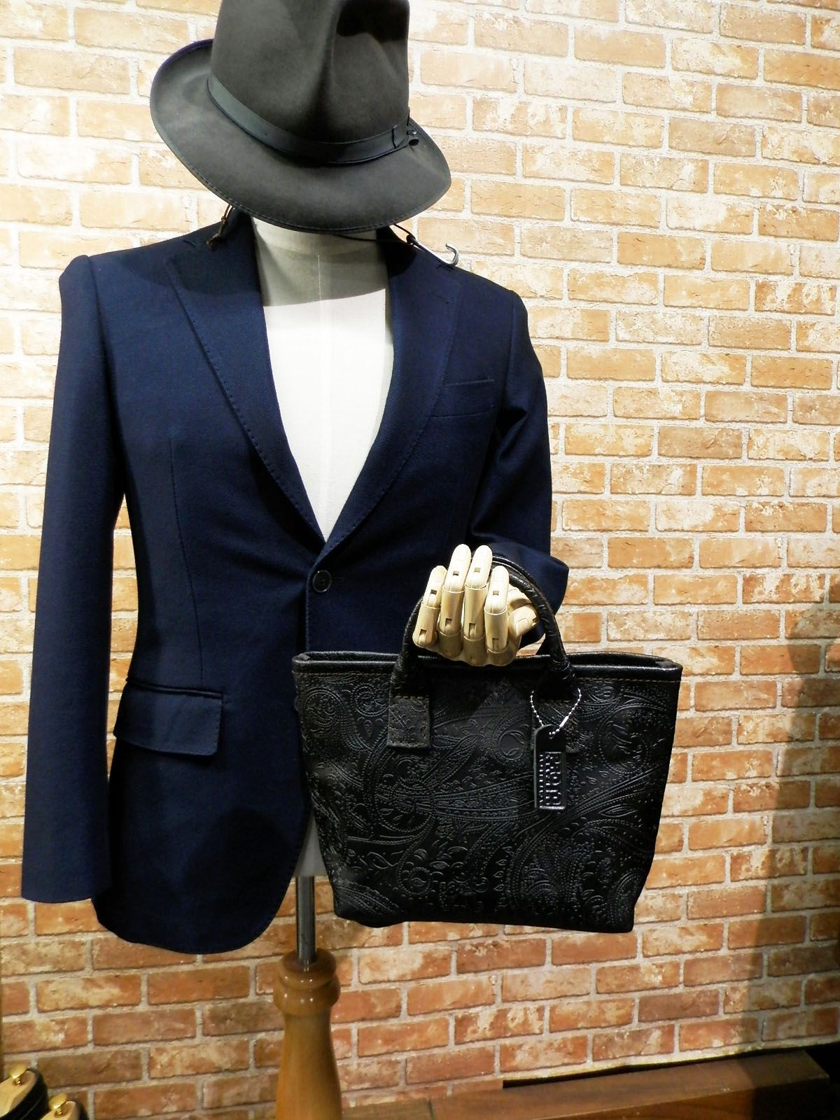 ☆xsサイズ☆ゴージャス唐草裏地×黒ペイズリー柄レザーのミニトートバッグ♪日本製 ☆xsサイズ☆ゴージャス唐草裏地×黒ペイズリー柄レザーのミニトート