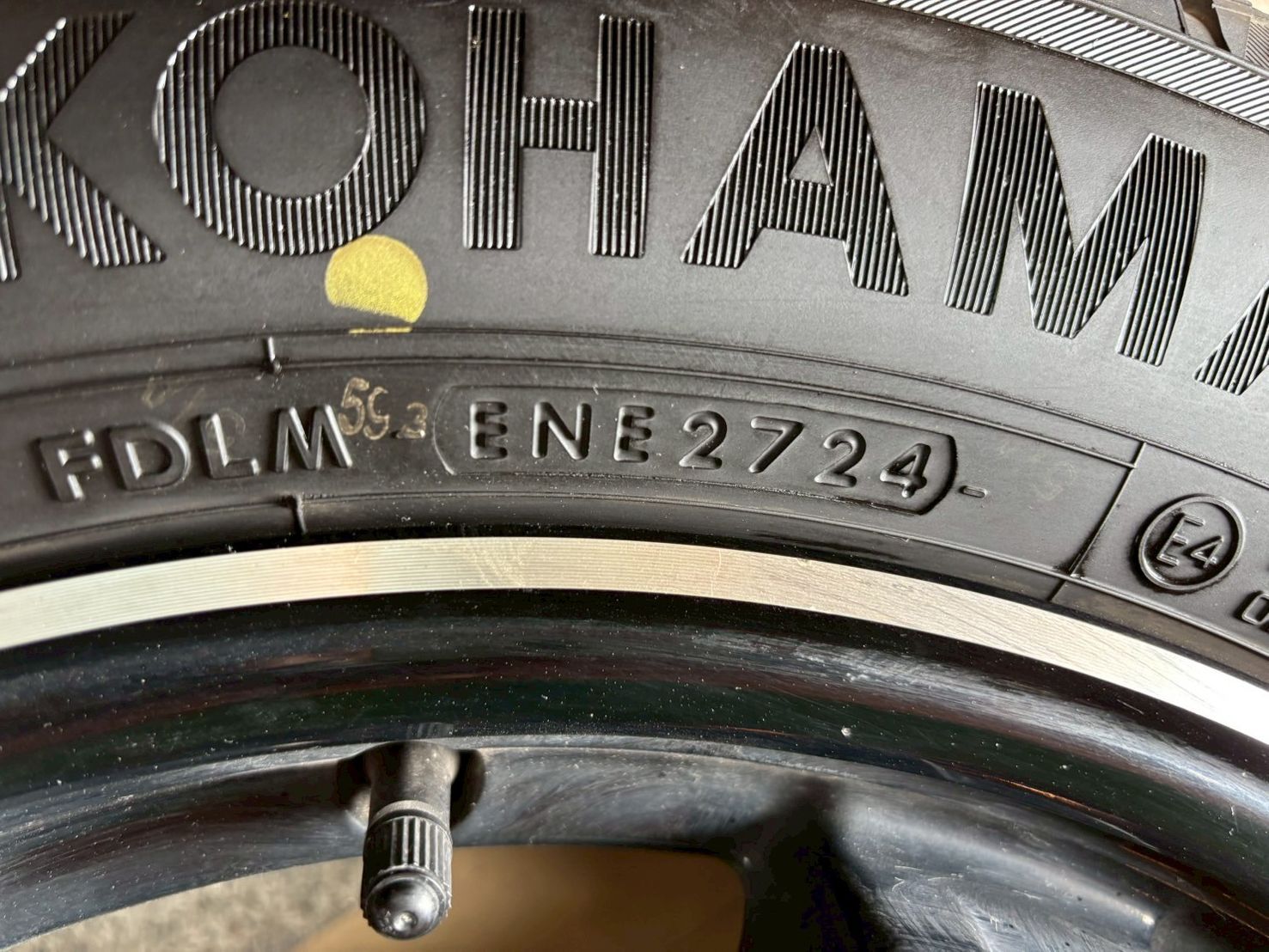 【送料無料】 スバル レヴォーグ VM4 スタッドレスタイヤ純正ホイールセット 215 55R17 み