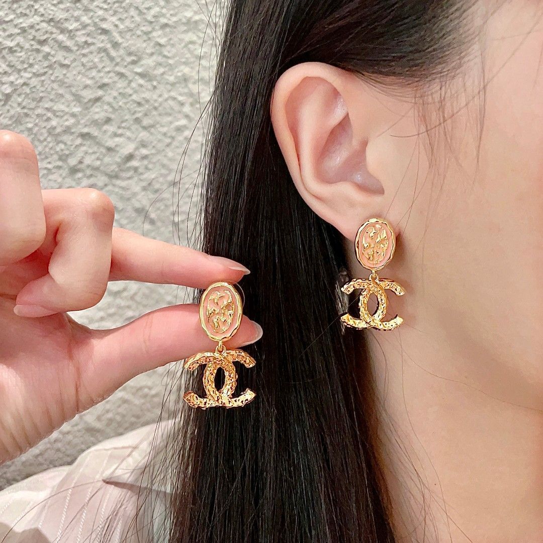 今日特推 Chanel ヴィンテージ アルファベット ピアス
