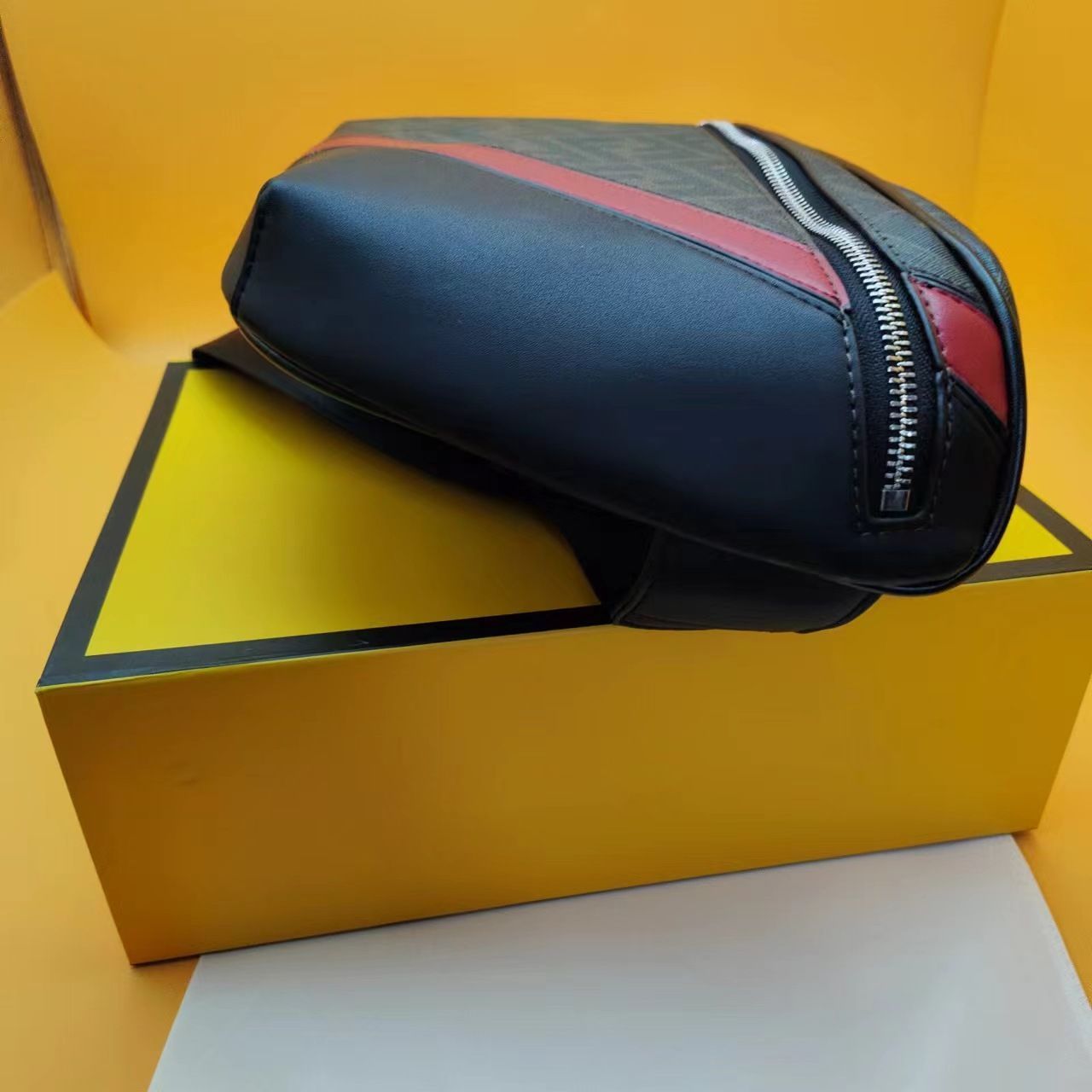 FENDI フェンディ ショルダーバッグ ベルトバッグ ウェストバッグ