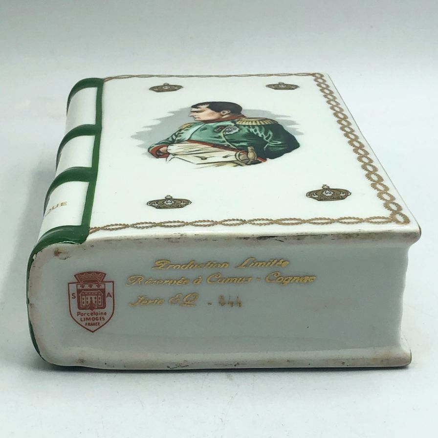 美品　未開栓　ラップ付き　ナポレオン　カミュ　ブック　７本セット　箱一個つき 美品 未開栓 ラップ付き ナポレオン カミュ ブック 7本セット 箱一個