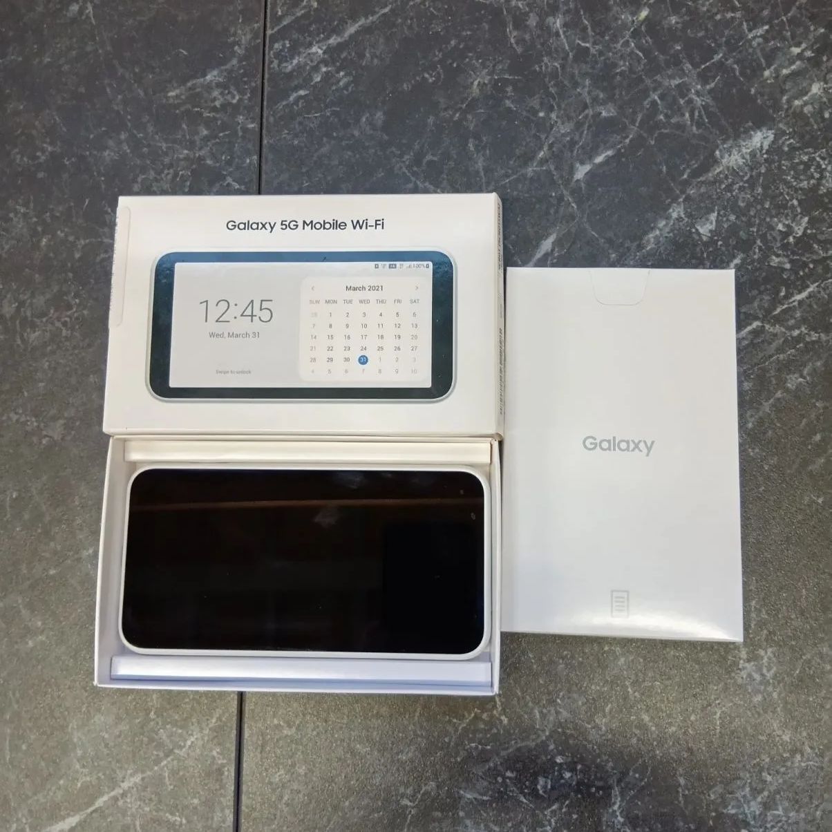 GI3【中古品】galaxy ギャラクシー 5g Mobile Wi-Fi SCR01