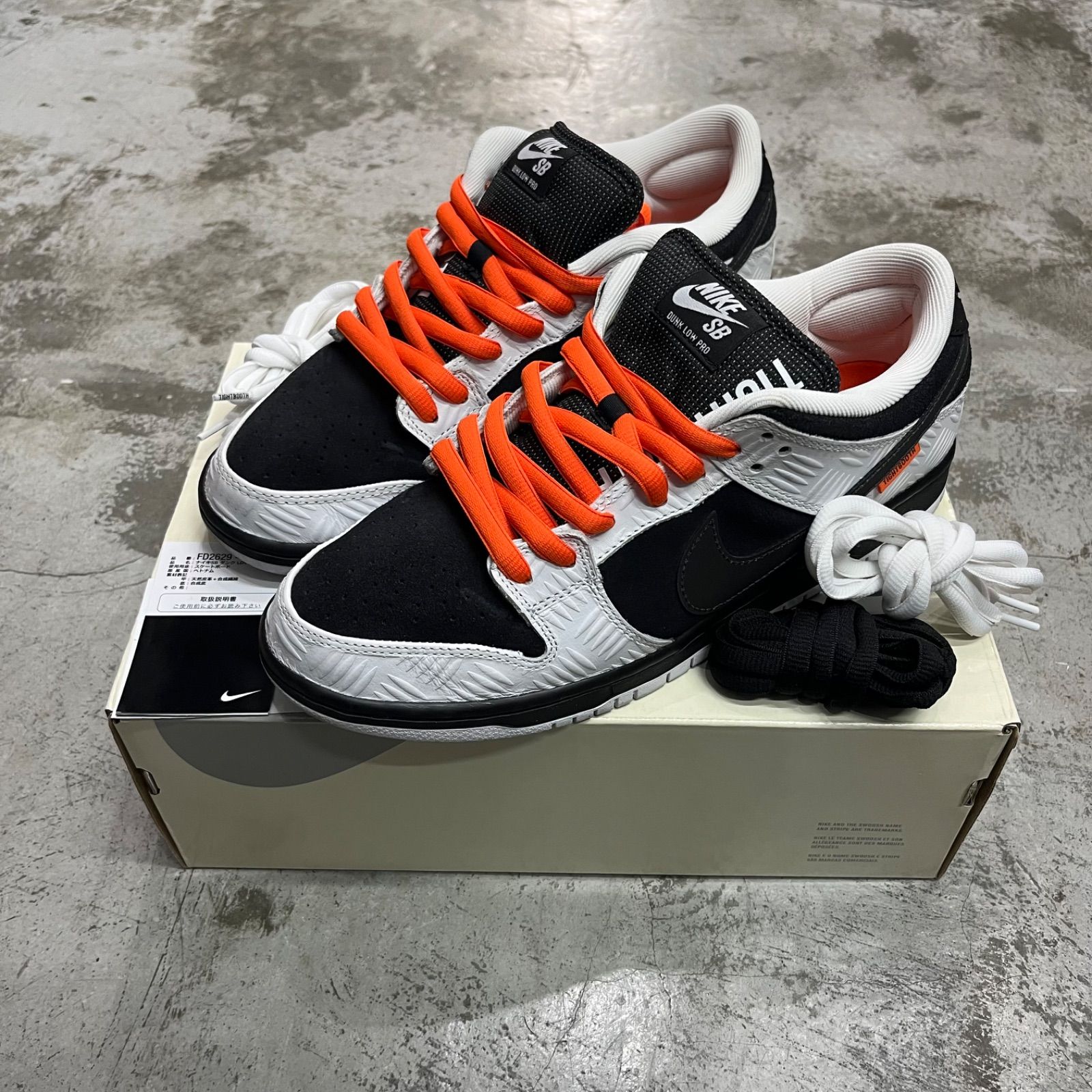 国内正規 TIGHTBOOTH NIKE SB Dunk Low Pro QS Black and White