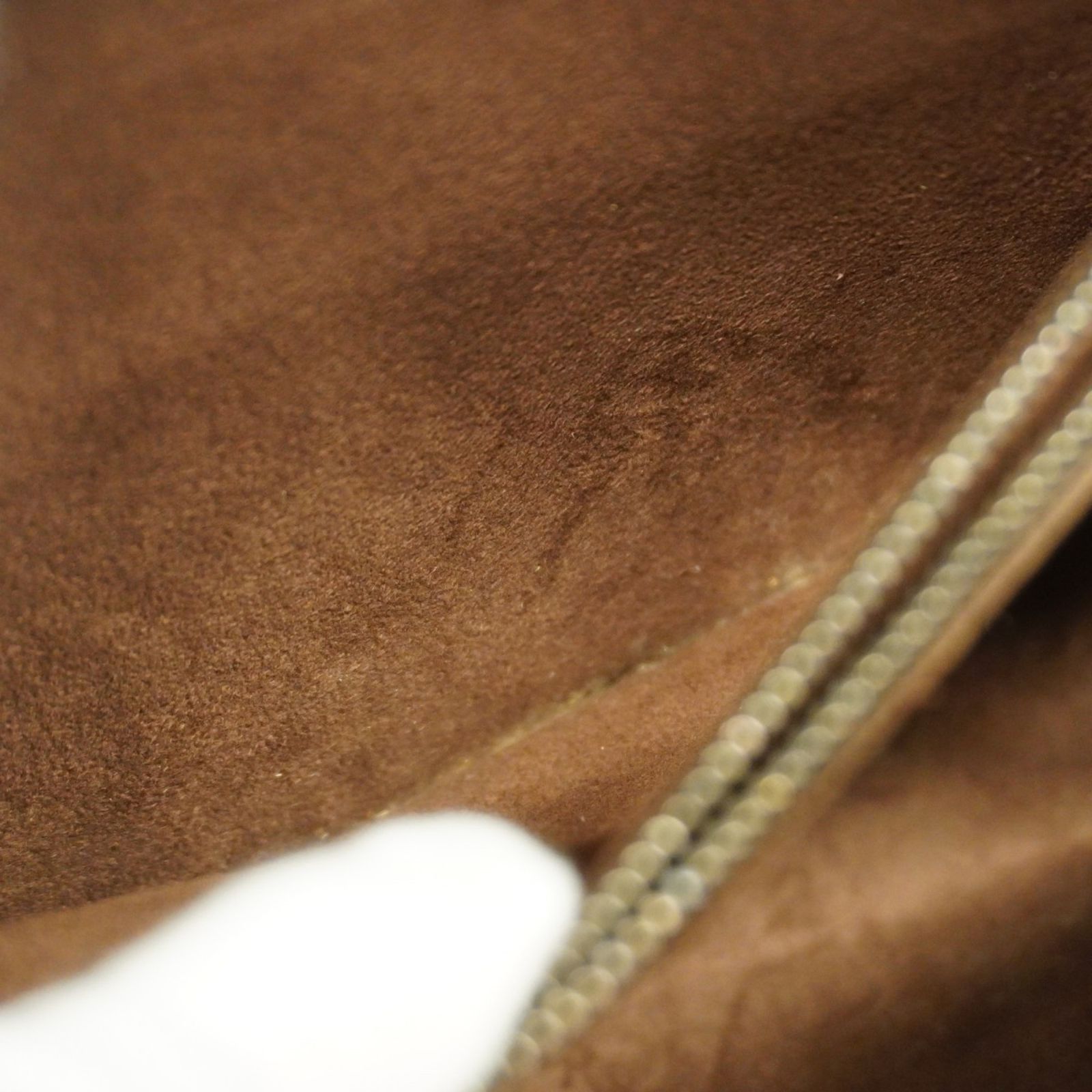 Vuitton ルイ