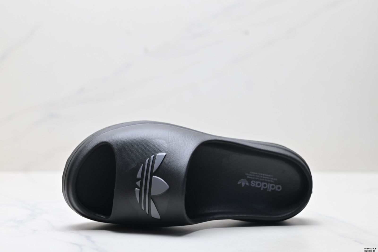 アディダス オリジナルズ AdiFOM Stan Stan 快適でマルチマッチ 滑り止め 耐磨耗性あり スリッポンサンダル