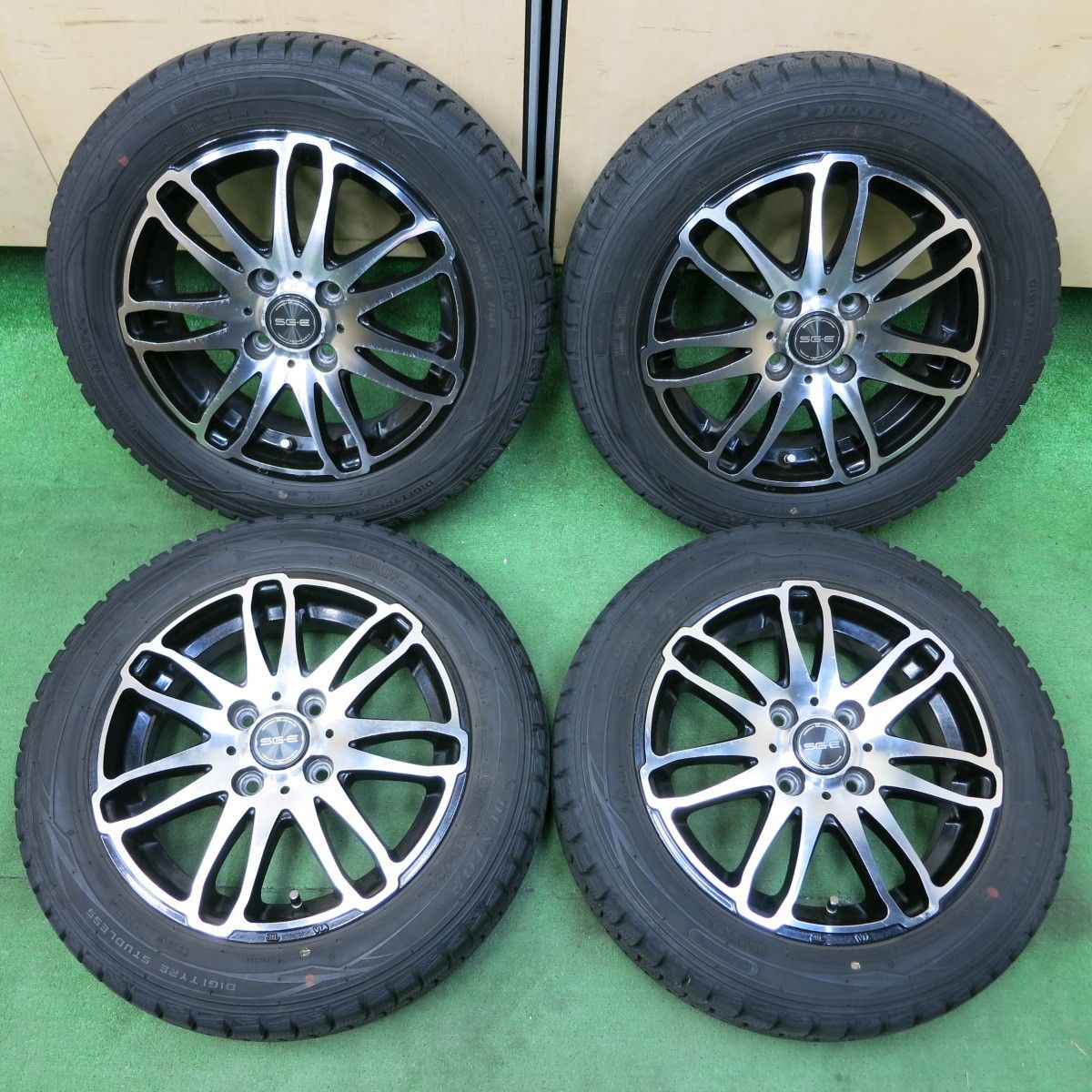 送料無料* バリ溝！8.5分☆スタッドレス 155/65R14 ダンロップ  