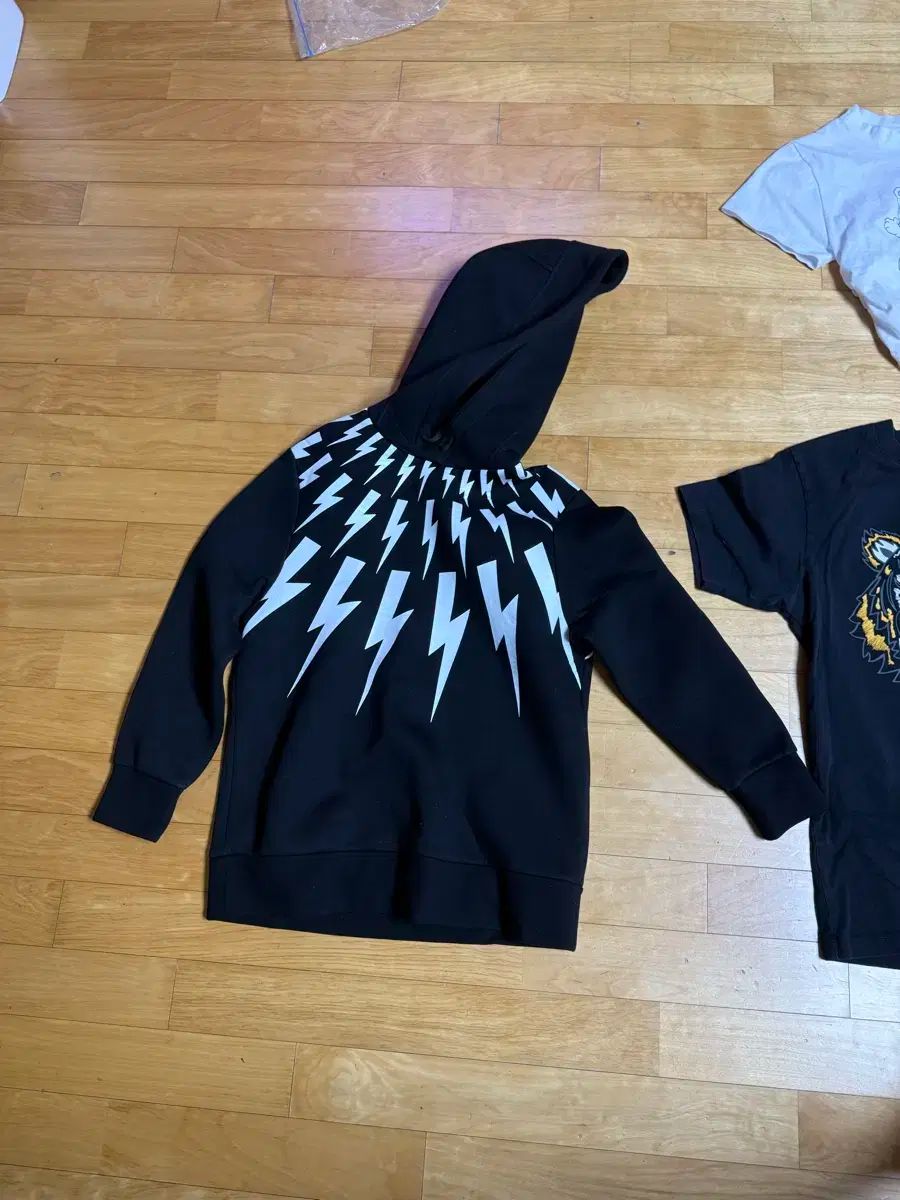 NEIL BARRETT ニールバレット 稲妻 プリント フード付きTシャツ