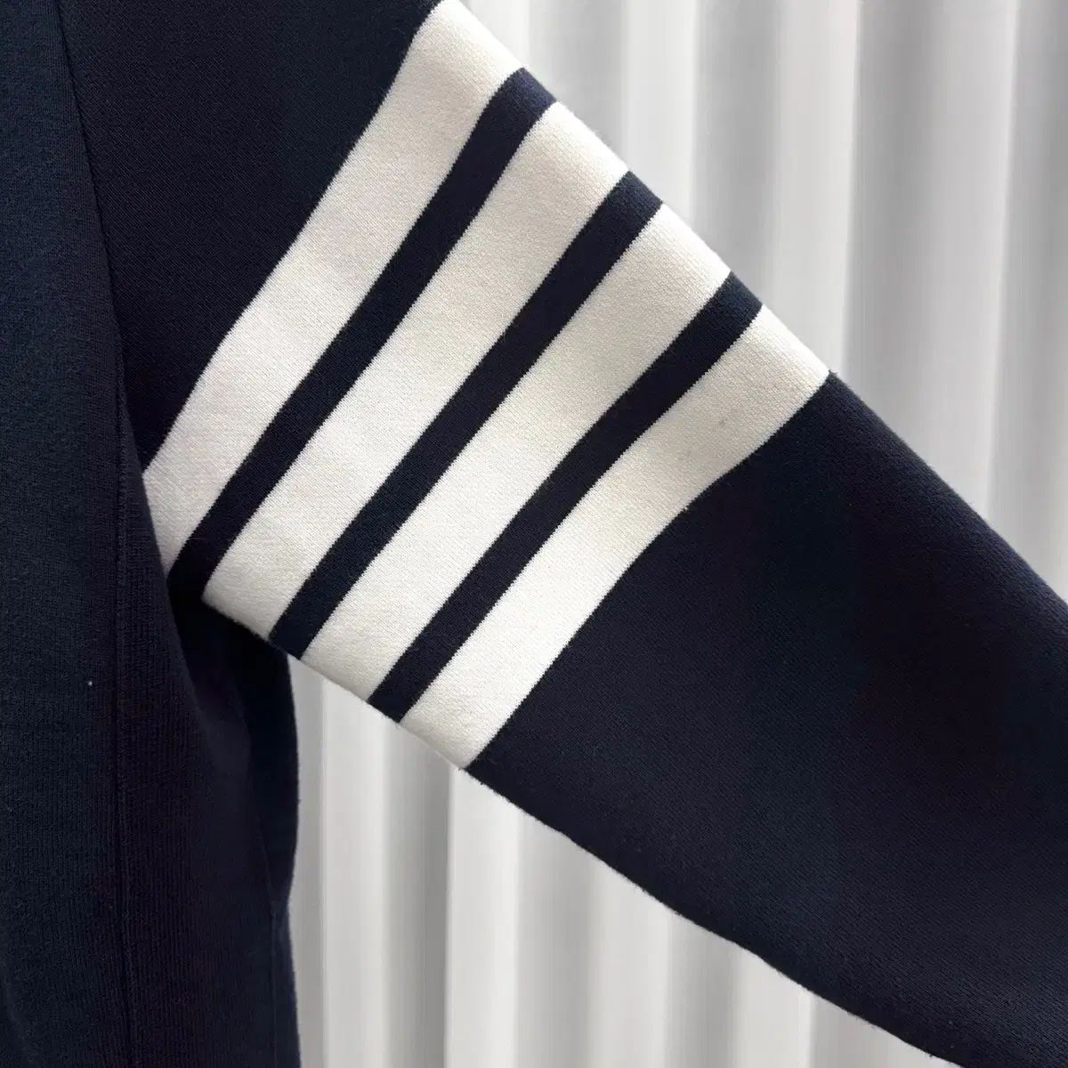 Thom Browne(トム・ブラウン) 四本サイドライン パーカー 2 サイズ 