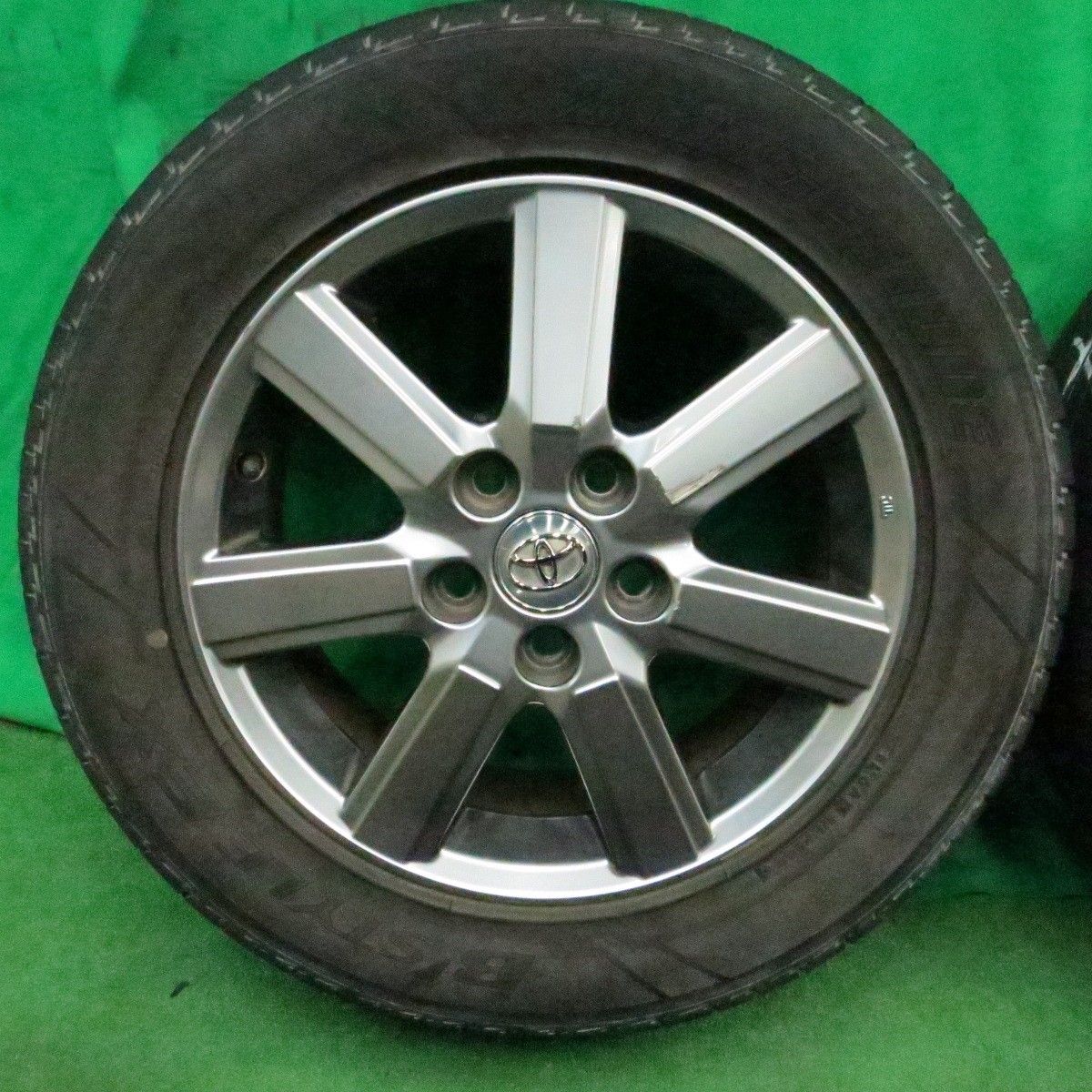 送料無料* 4本価格☆トヨタ 70系 ヴォクシー ノア 純正 225/55R16