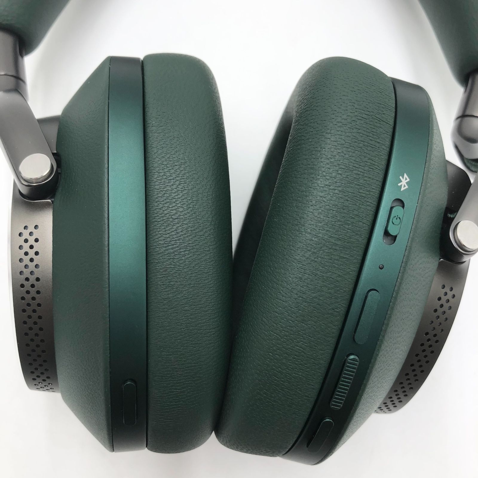 Bowers & Wilkins フラッグシップ ワイヤレス ノイズキャンセ