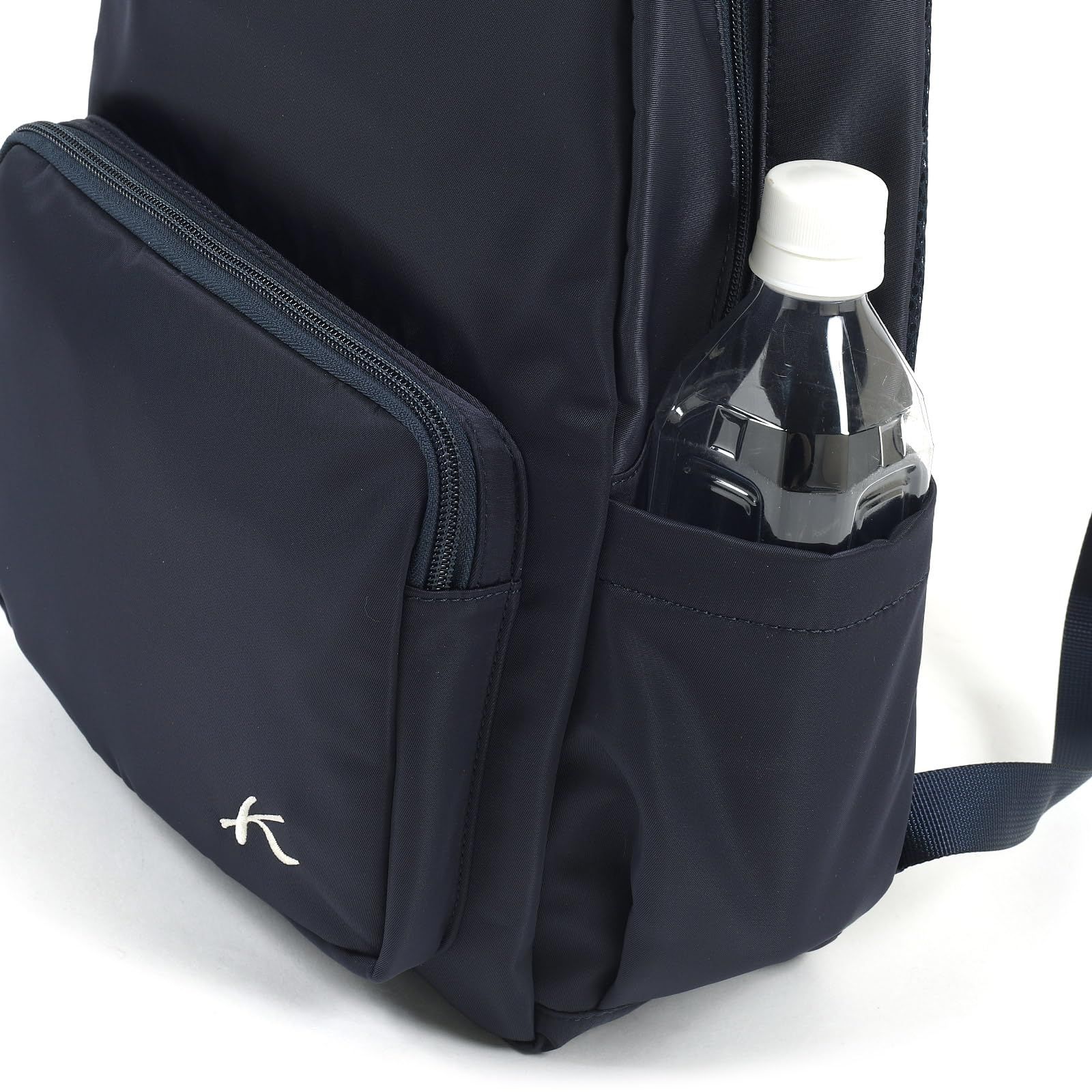 リュック 身体に触れる部分はメッシュクッション生地