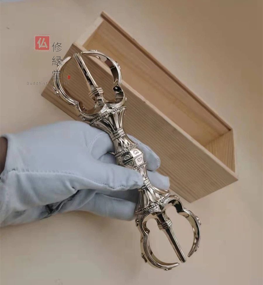 修縁堂】密教法器 弘法大師 三鈷金鋼杵 法具 真鍮製 vajra 23CM - メルカリ